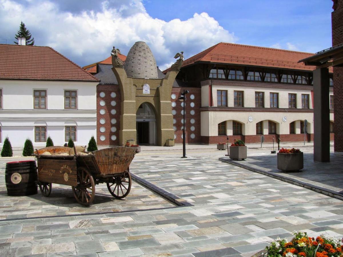 Hotel Vidéki Porta Herend Esterno foto